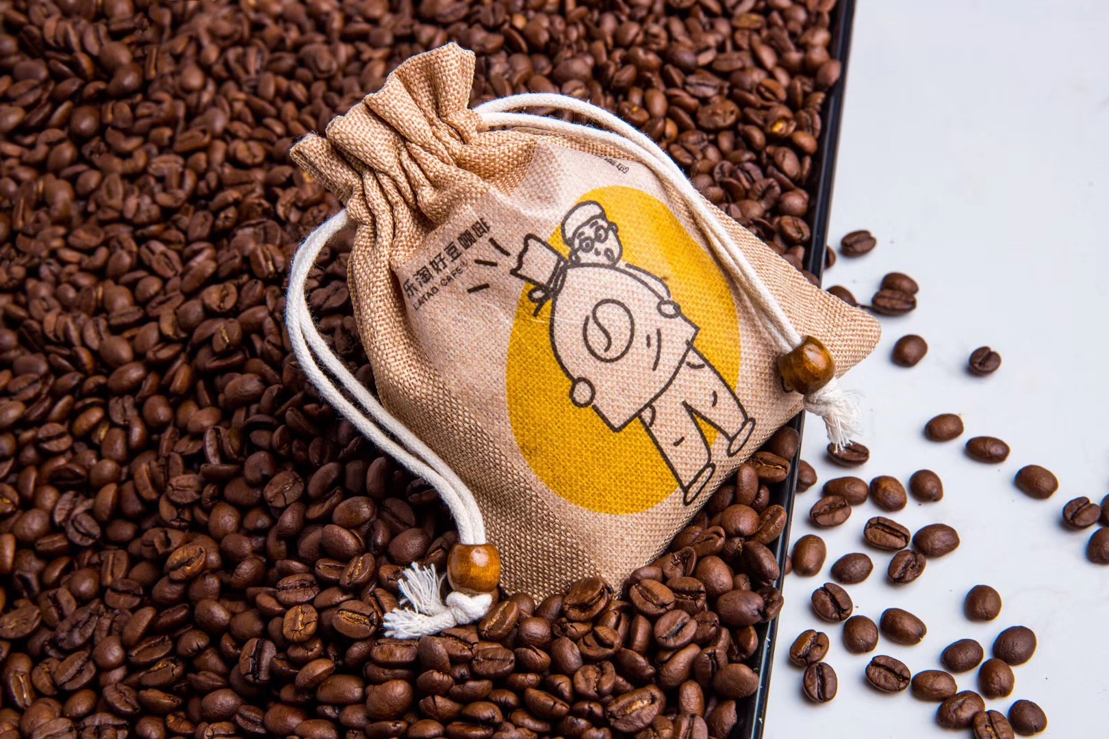  乐淘咖啡品牌全案定位升级：憨豆清新包